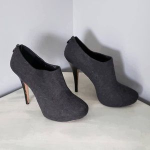 Vince Camuto Zip up Wool Ankle Booties Size10